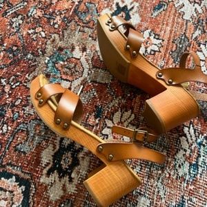 Mia Sandals